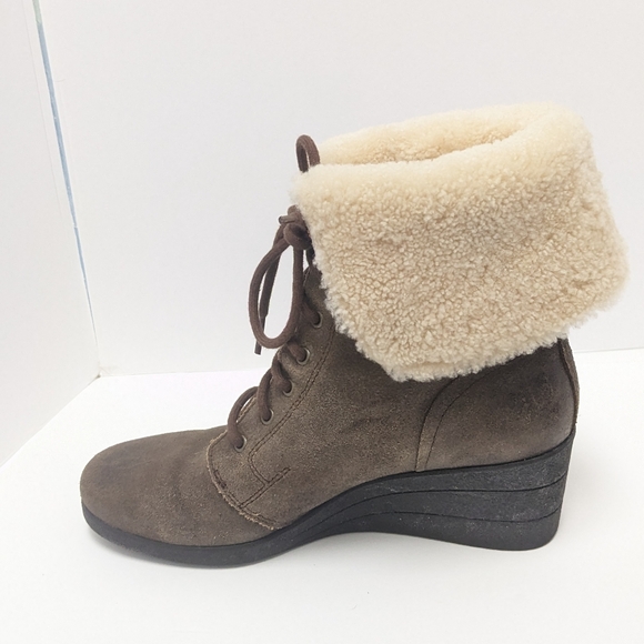 UGG Waterproof Leather Wedge Boots - Picture 4 of 16